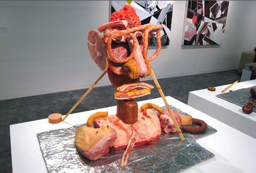 奇幻艺术展 竟用肉片作画（奇图）